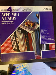 Avec Moi a Pais